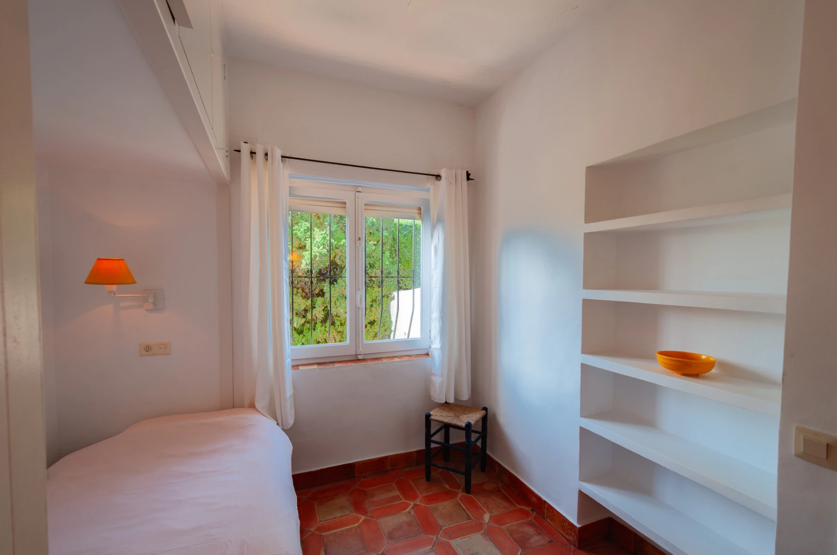 Villa met open zicht en gedeeltelijk zeezicht te koop in Pla Del Mar, Moraira
