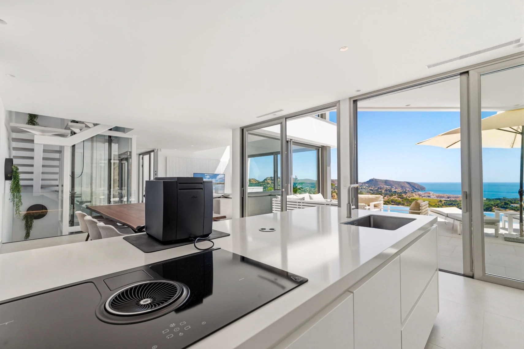 Uitzonderlijke Luxe Villa in Moraira – Waar Design, Technologie en Zeezicht Samenkomen