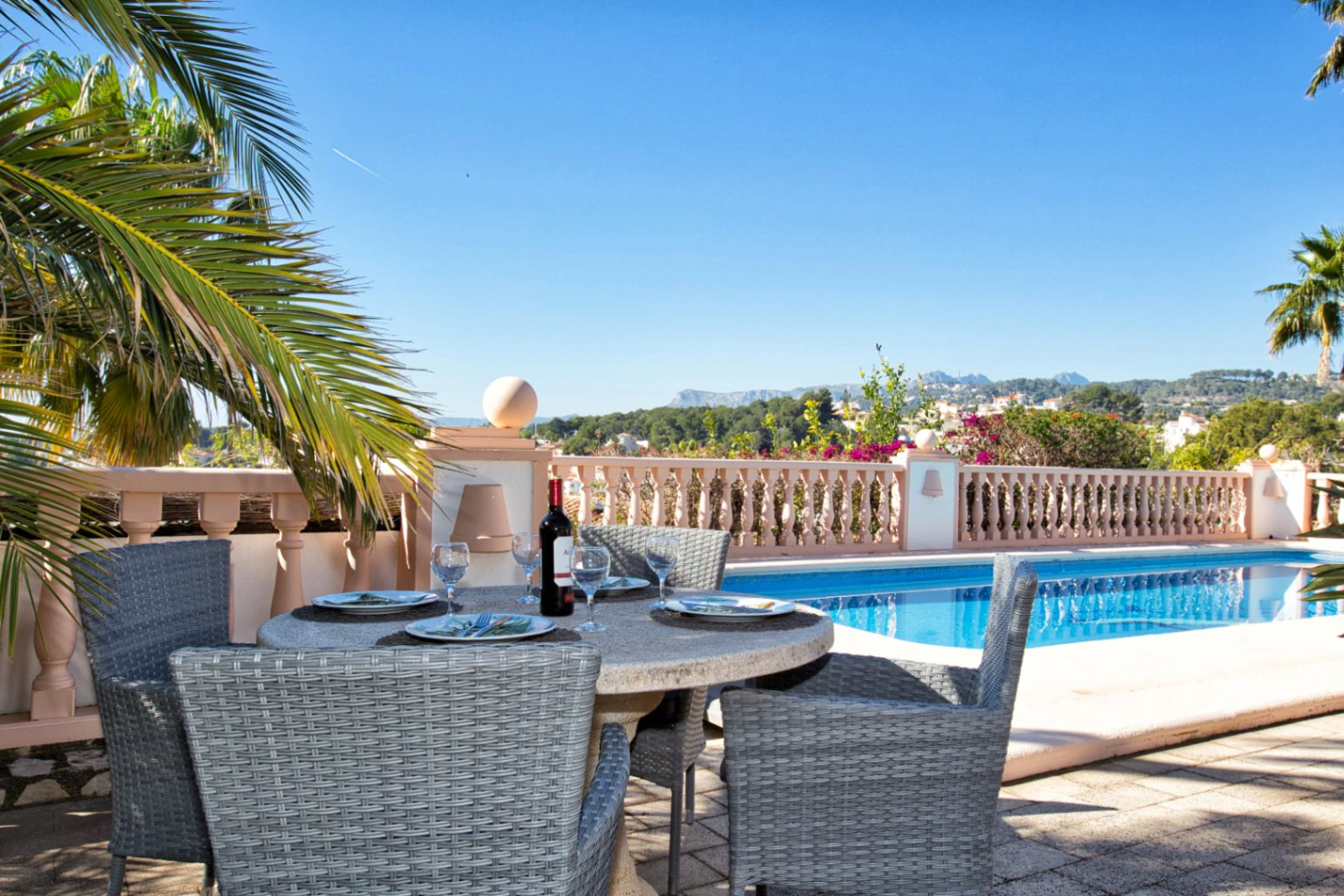 Traditionele zeezicht villa te koop in Benissa