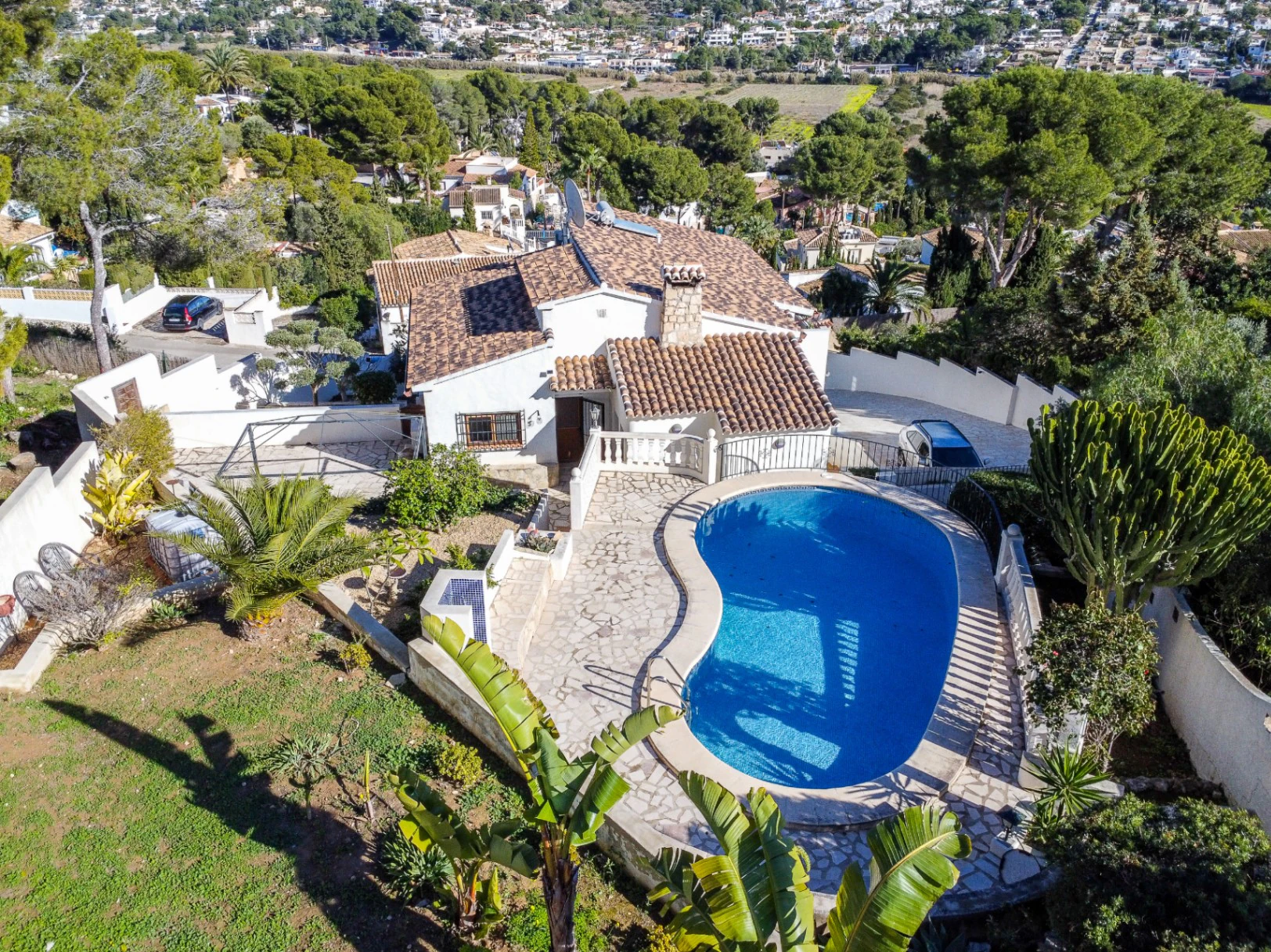 Zeezicht villa te koop in Moraira op loopafstand van het strand