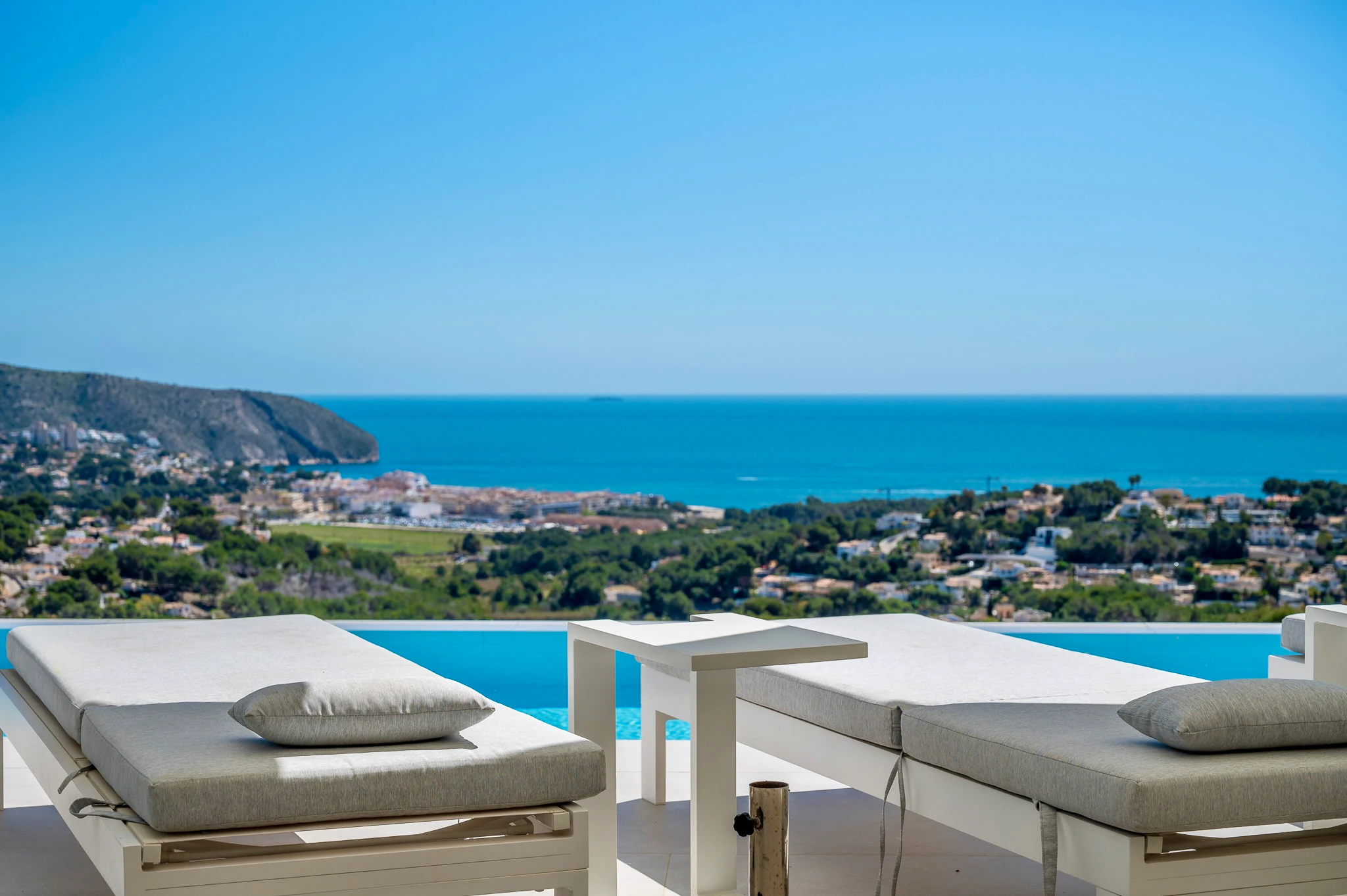 Uitzonderlijke Luxe Villa in Moraira – Waar Design, Technologie en Zeezicht Samenkomen