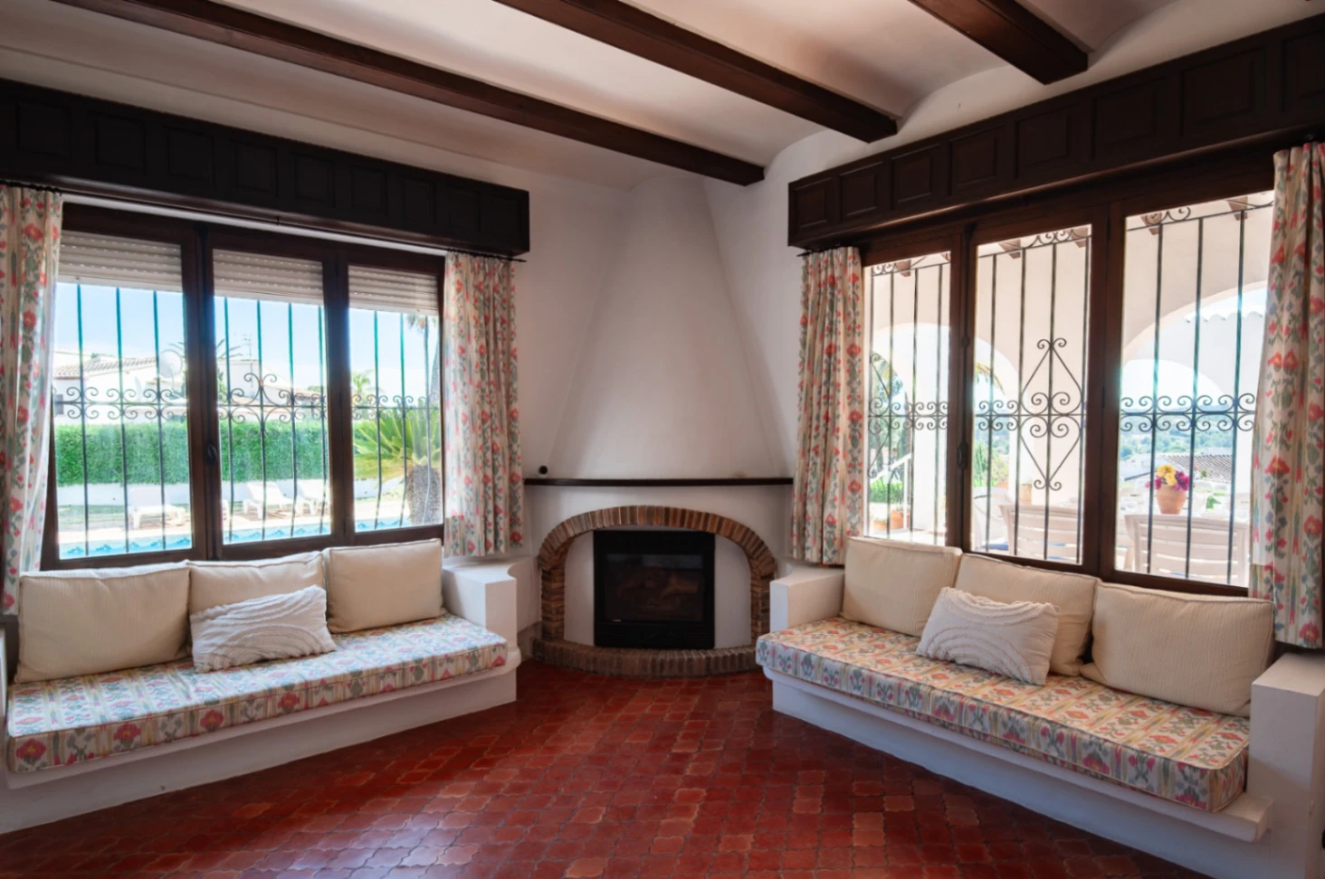 Villa met open zicht en gedeeltelijk zeezicht te koop in Pla Del Mar, Moraira