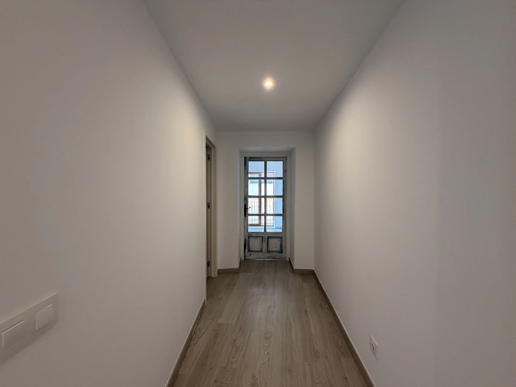 Amplio casa de pueblo con vistas al mar en venta en el centro de Benitachell