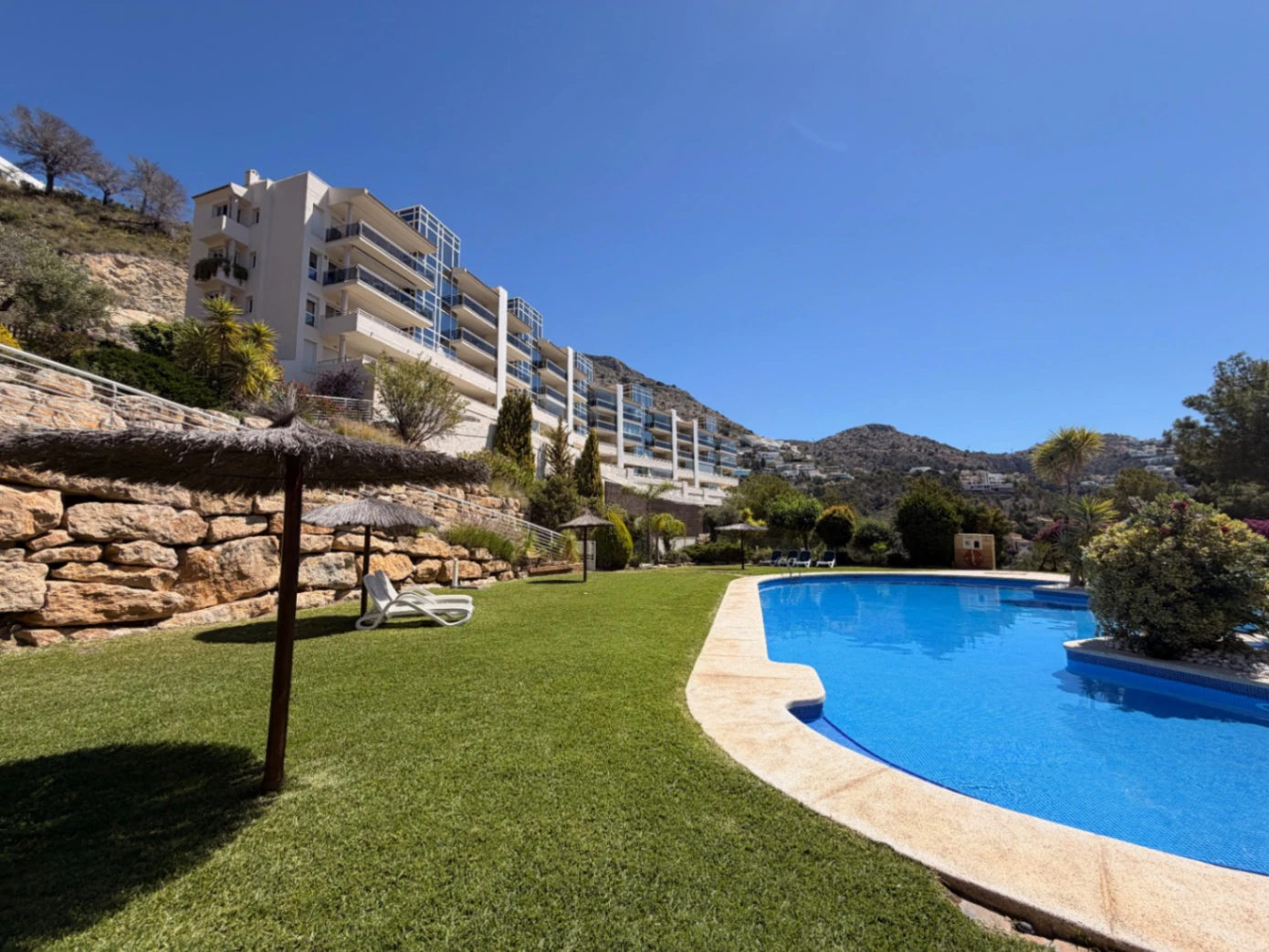 Hermoso apartamento con vista al mar en venta en Altea Hills