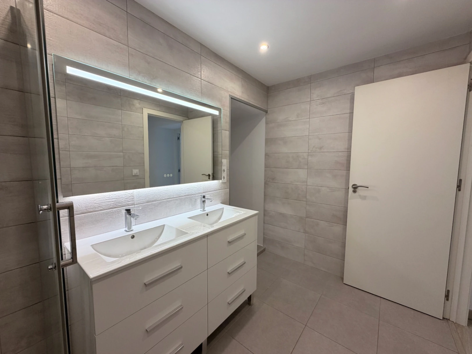 Amplio casa de pueblo con vistas al mar en venta en el centro de Benitachell