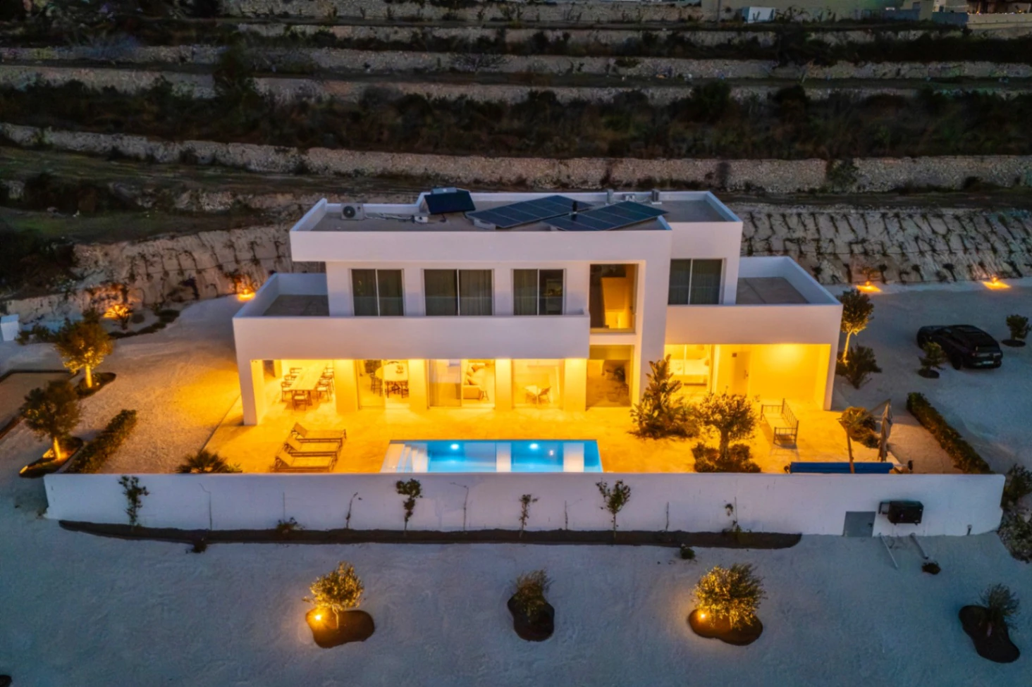 Moderna, nueva casa en un gran terreno rústico en Benitachell