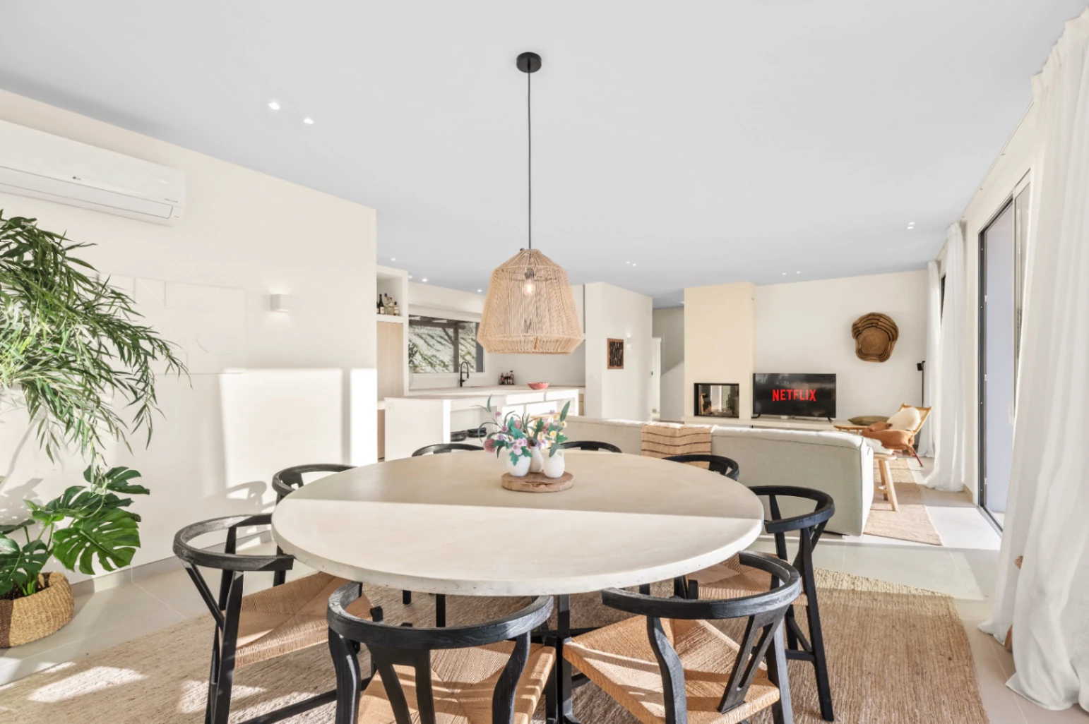 Moderna, nueva casa en un gran terreno rústico en Benitachell