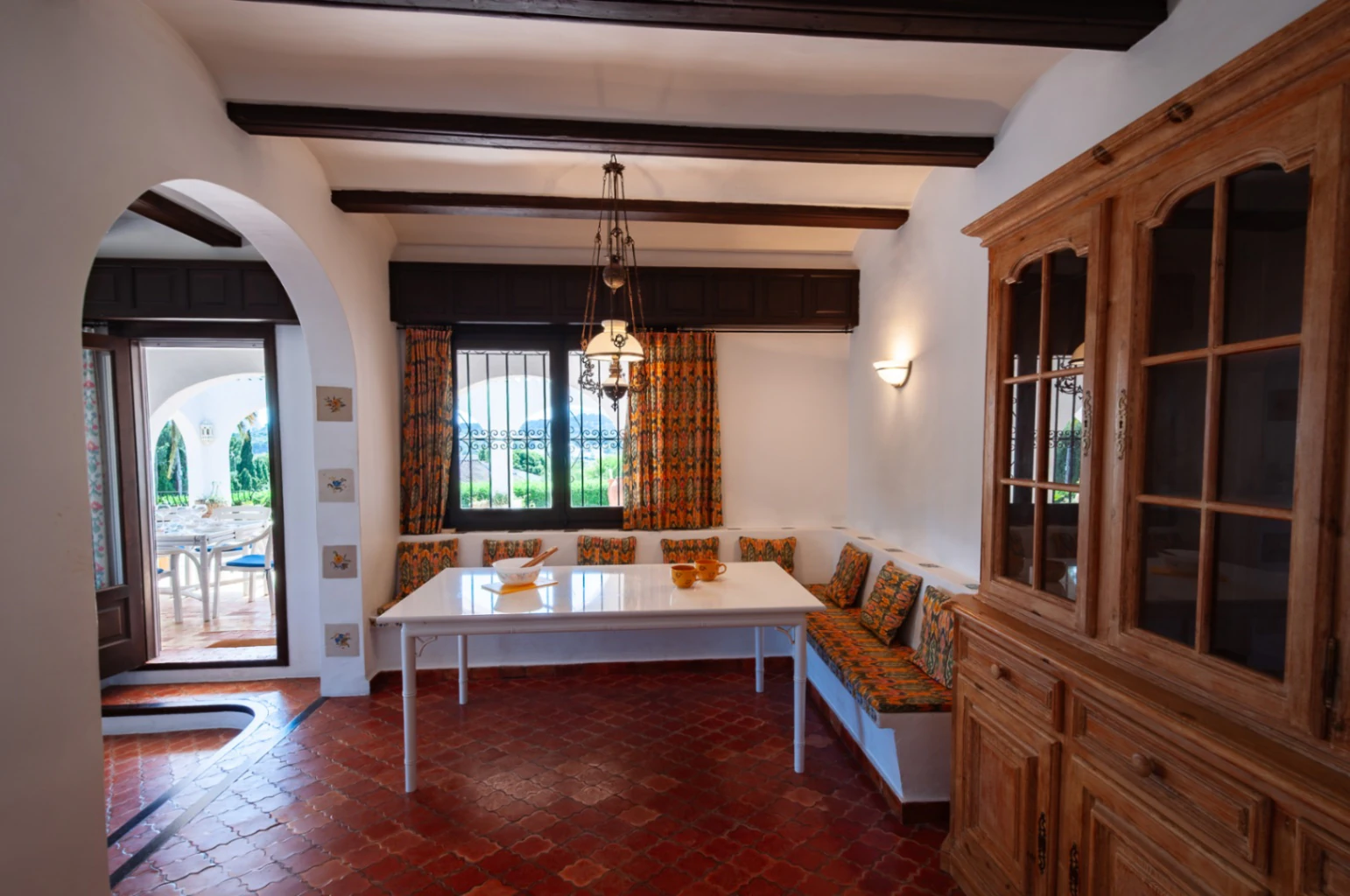 Villa avec des vues ouvertes imprenables et des vues partielles sur la mer à vendre à Pla Del Mar, Moraira