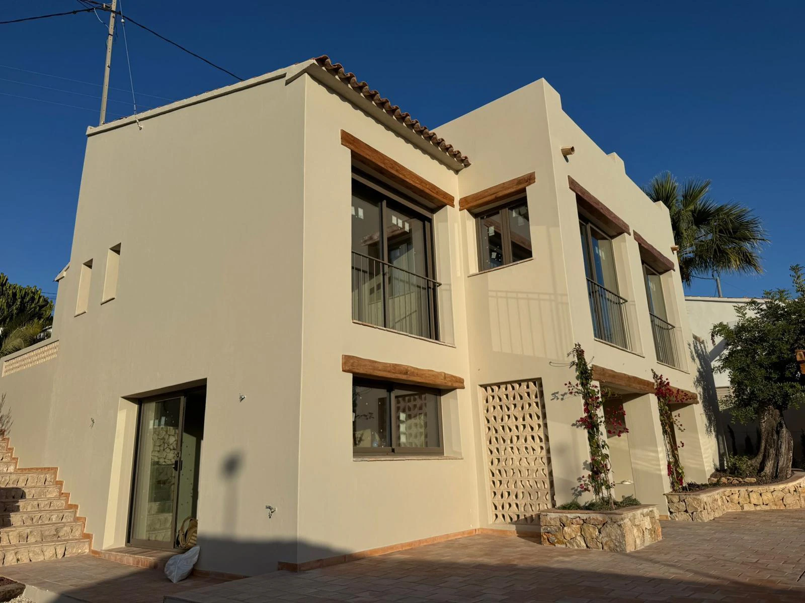 Villa de style ibicencement à vendre à distance de marche de La Fustera, Benissa