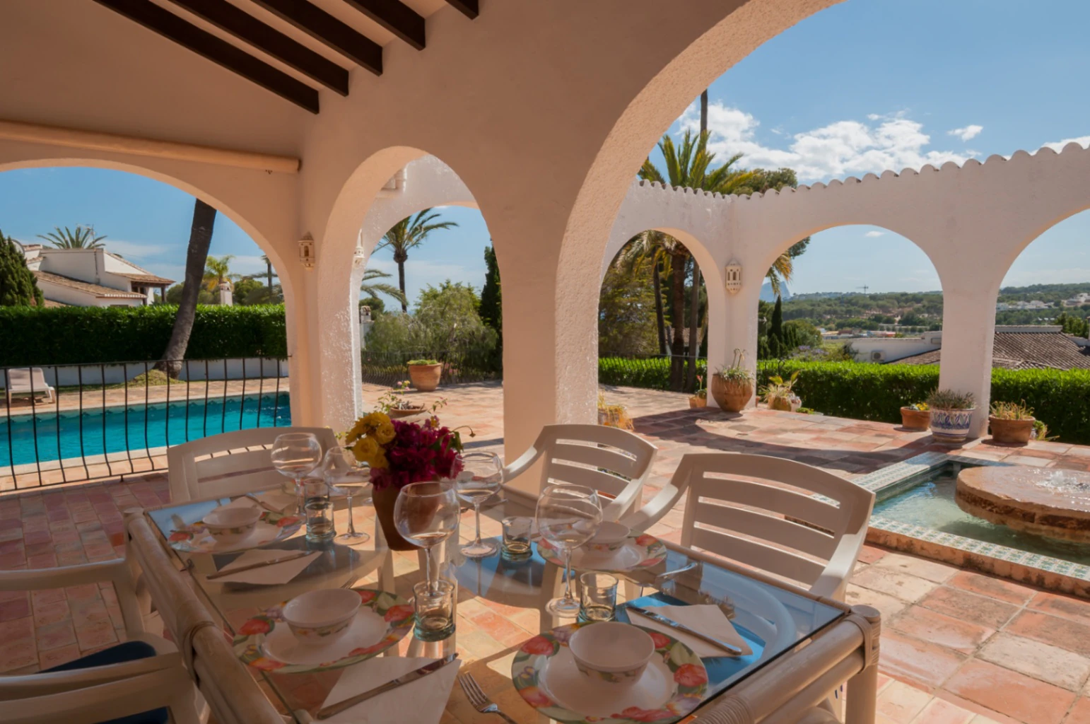 Villa avec des vues ouvertes imprenables et des vues partielles sur la mer à vendre à Pla Del Mar, Moraira
