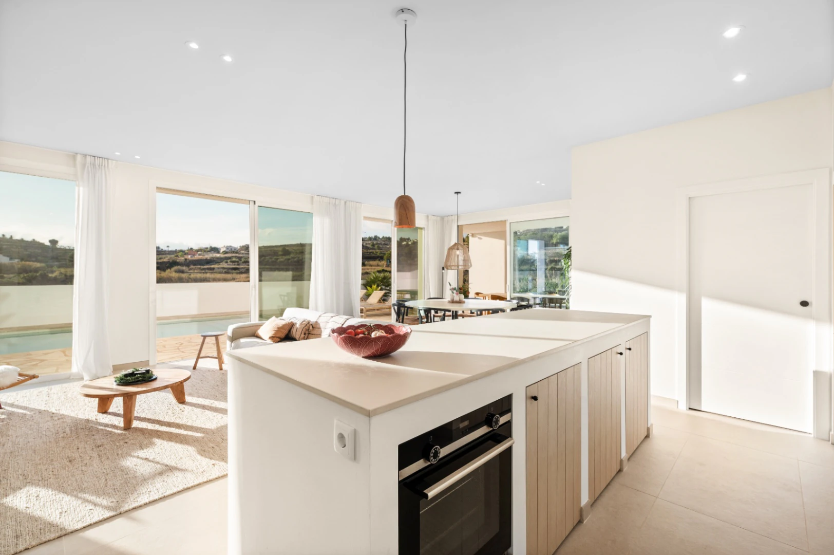 Moderna, nueva casa en un gran terreno rústico en Benitachell