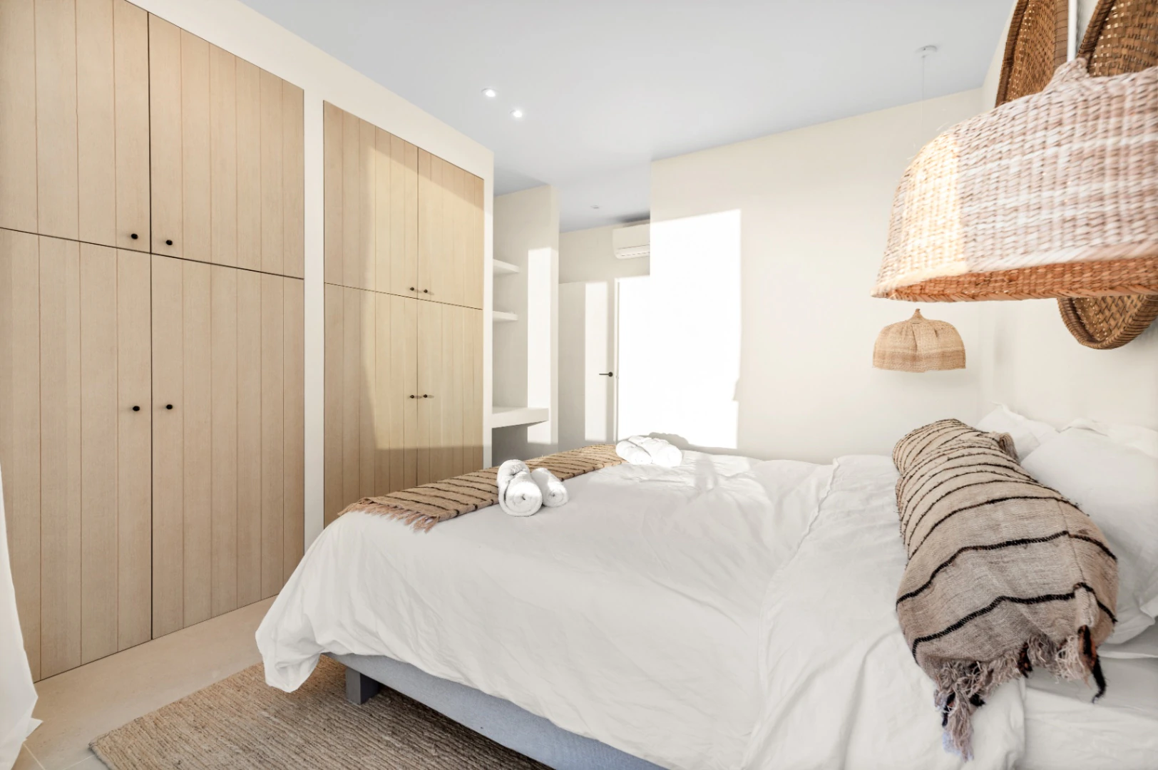 Moderna, nueva casa en un gran terreno rústico en Benitachell