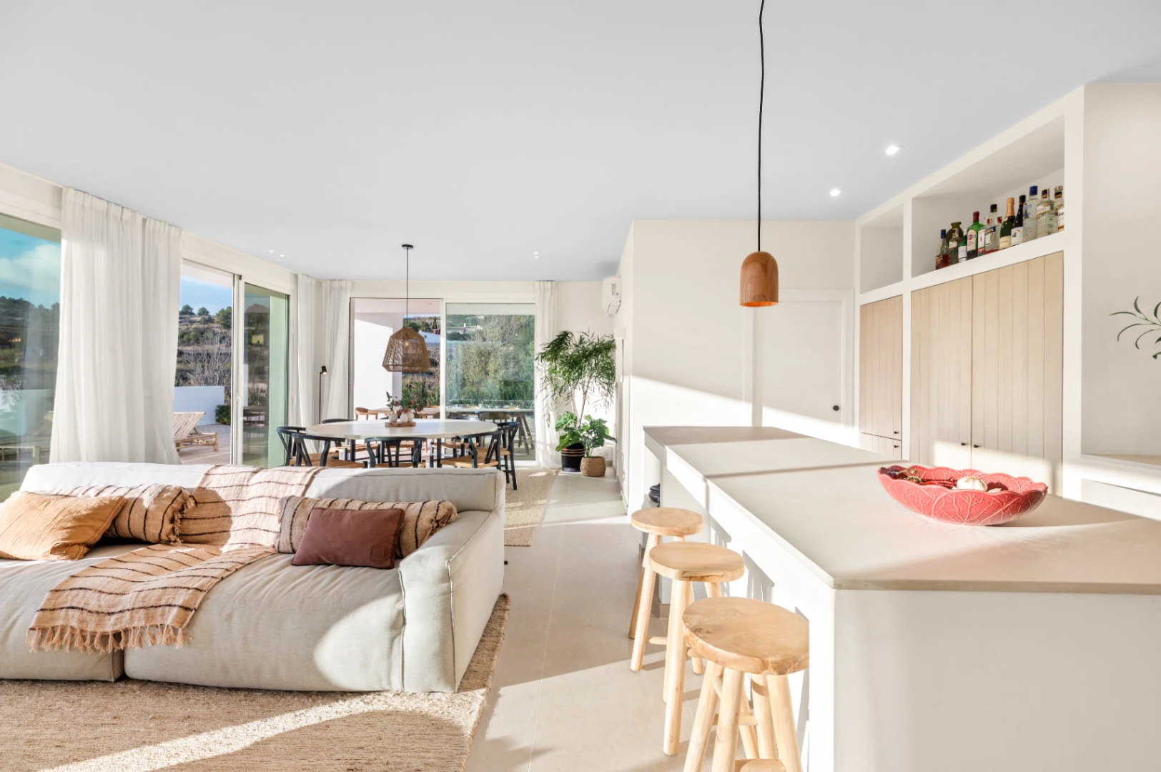 Moderna, nueva casa en un gran terreno rústico en Benitachell