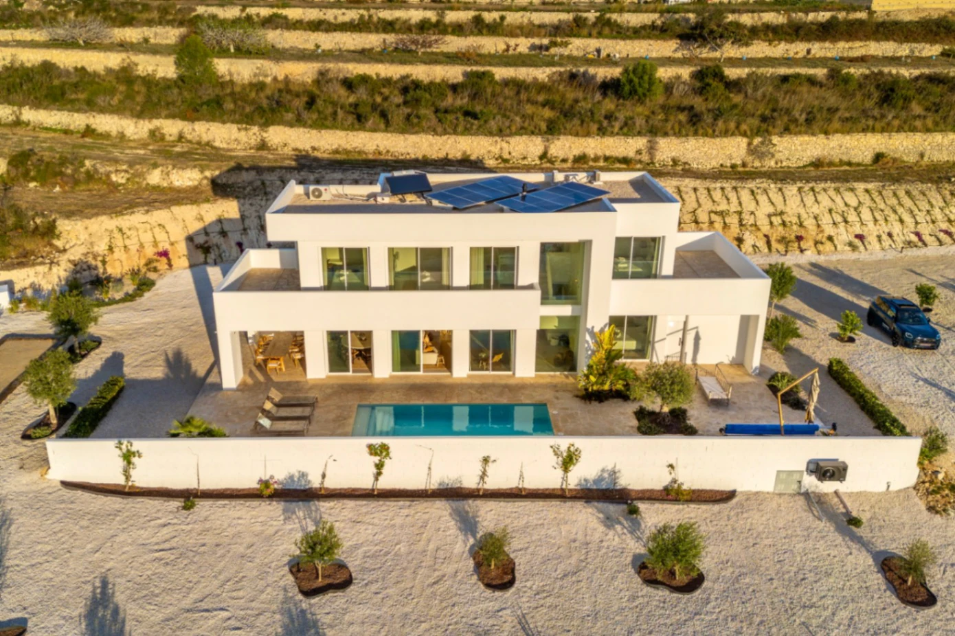 Moderna, nueva casa en un gran terreno rústico en Benitachell