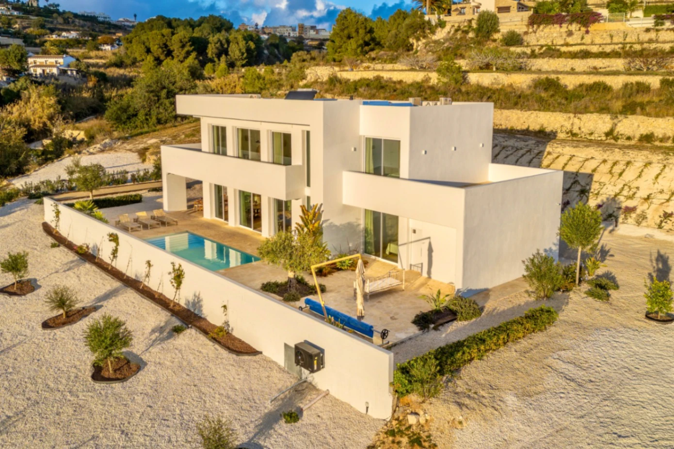 Moderna, nueva casa en un gran terreno rústico en Benitachell