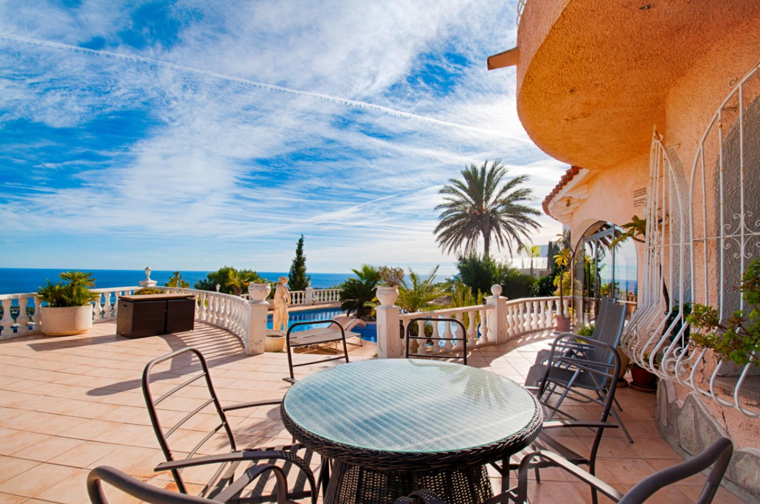 Es probablemente una de las mejores vistas al mar de Moraira.