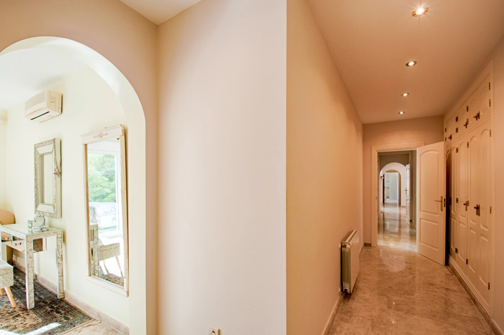 Gran villa elegante con vistas al mar en venta en Moraira
