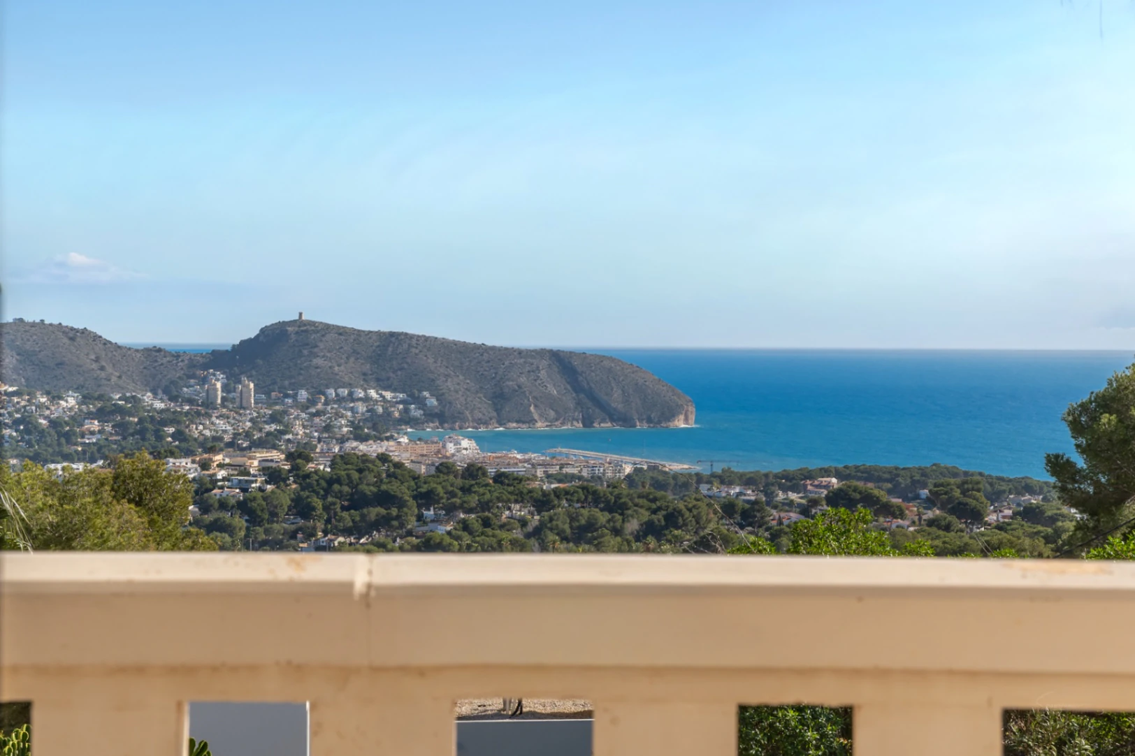 Belle villa spacieuse avec vue sur la mer à vendre à Benimeit, Moraira