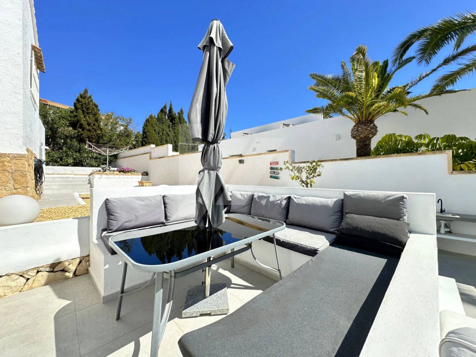 Villa con vistas al Mar en venta en Moraira, Costa Blanca.
