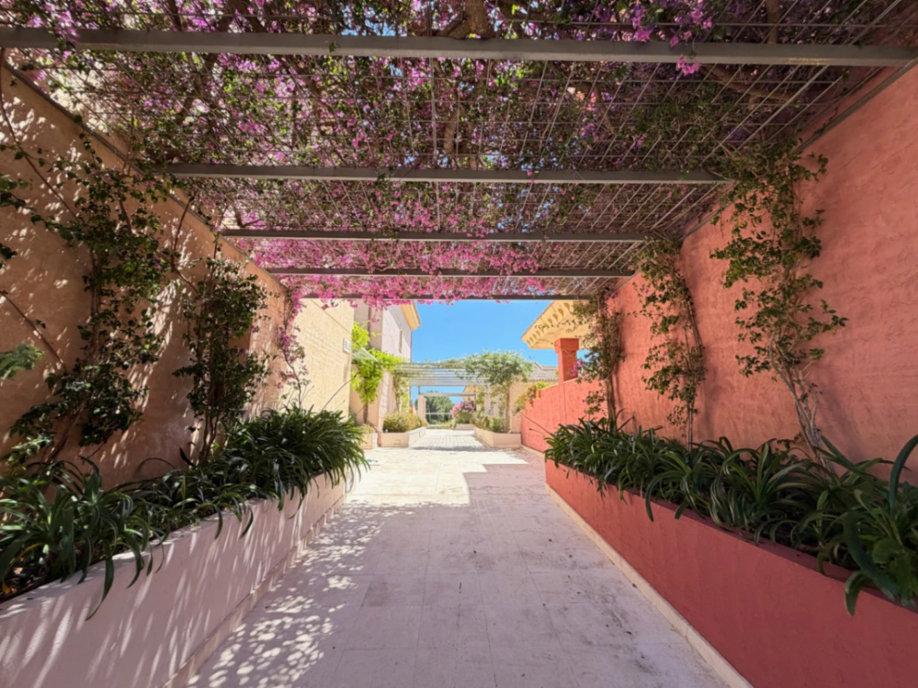 Apartamento en planta baja con amplia terraza en venta en Montemar, Benissa Costa