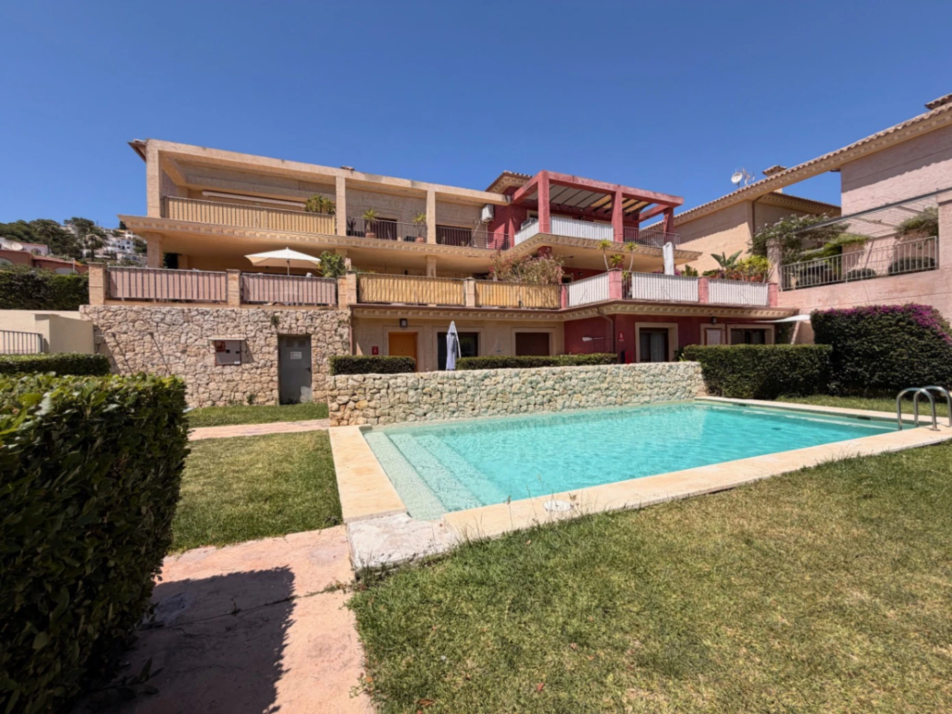 Apartamento en planta baja con amplia terraza en venta en Montemar, Benissa Costa