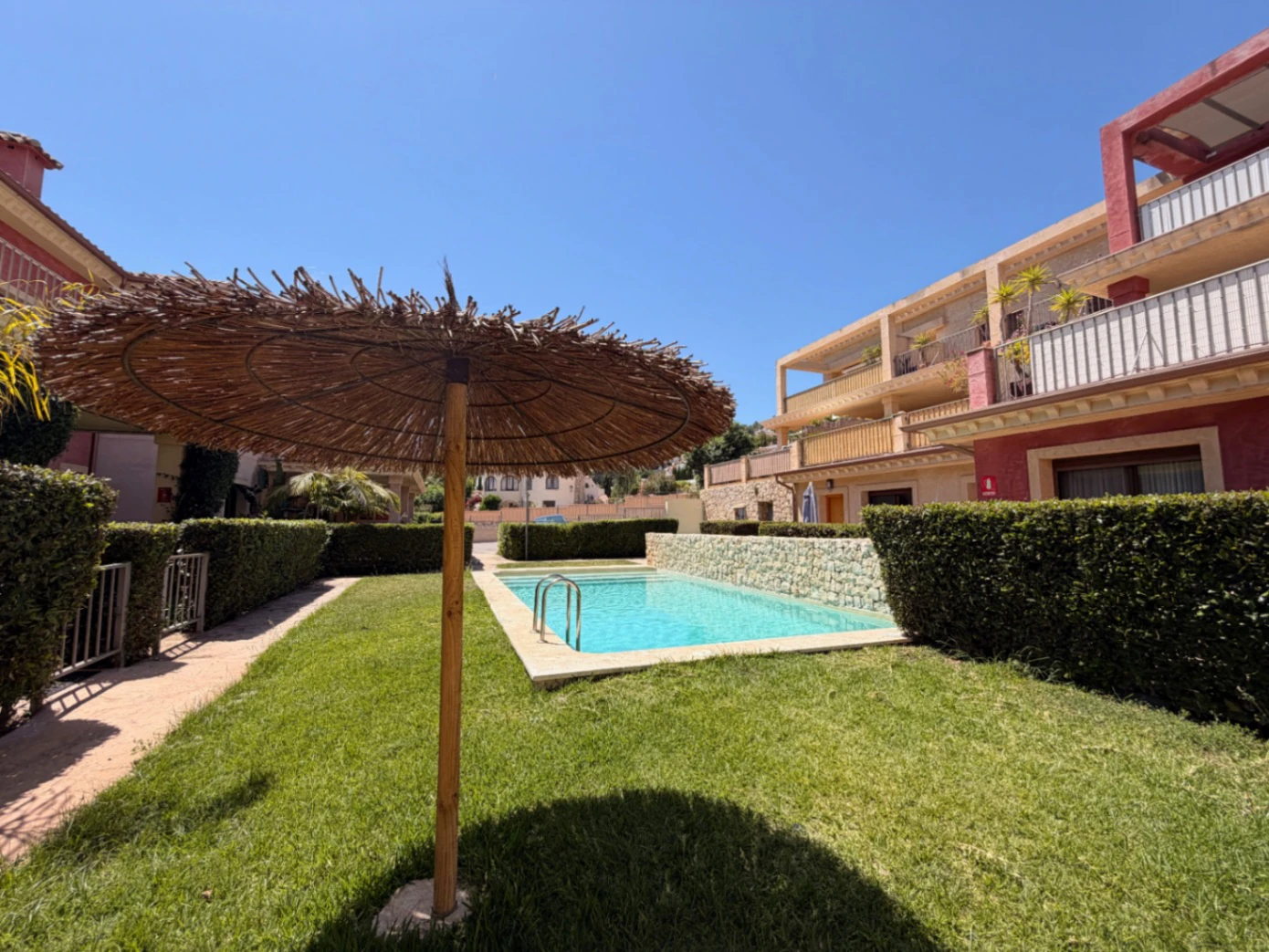 Apartamento en planta baja con amplia terraza en venta en Montemar, Benissa Costa