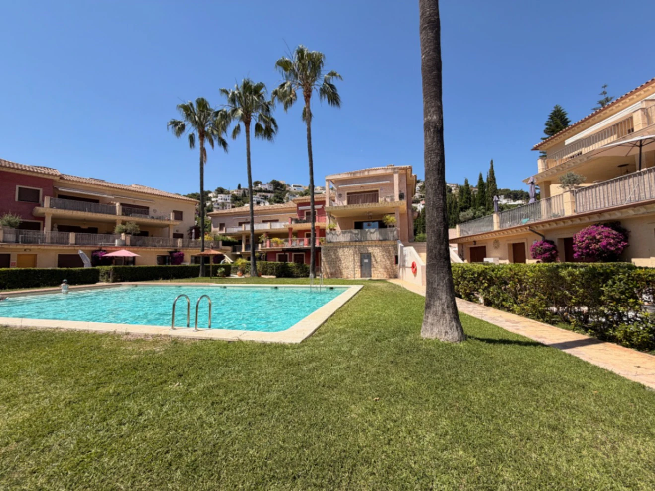 Apartamento en planta baja con amplia terraza en venta en Montemar, Benissa Costa