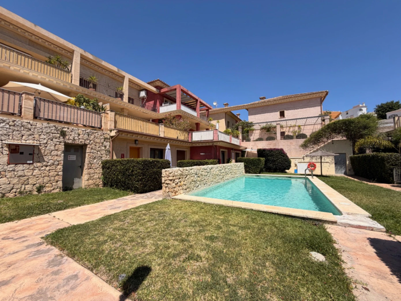 Apartamento en planta baja con amplia terraza en venta en Montemar, Benissa Costa