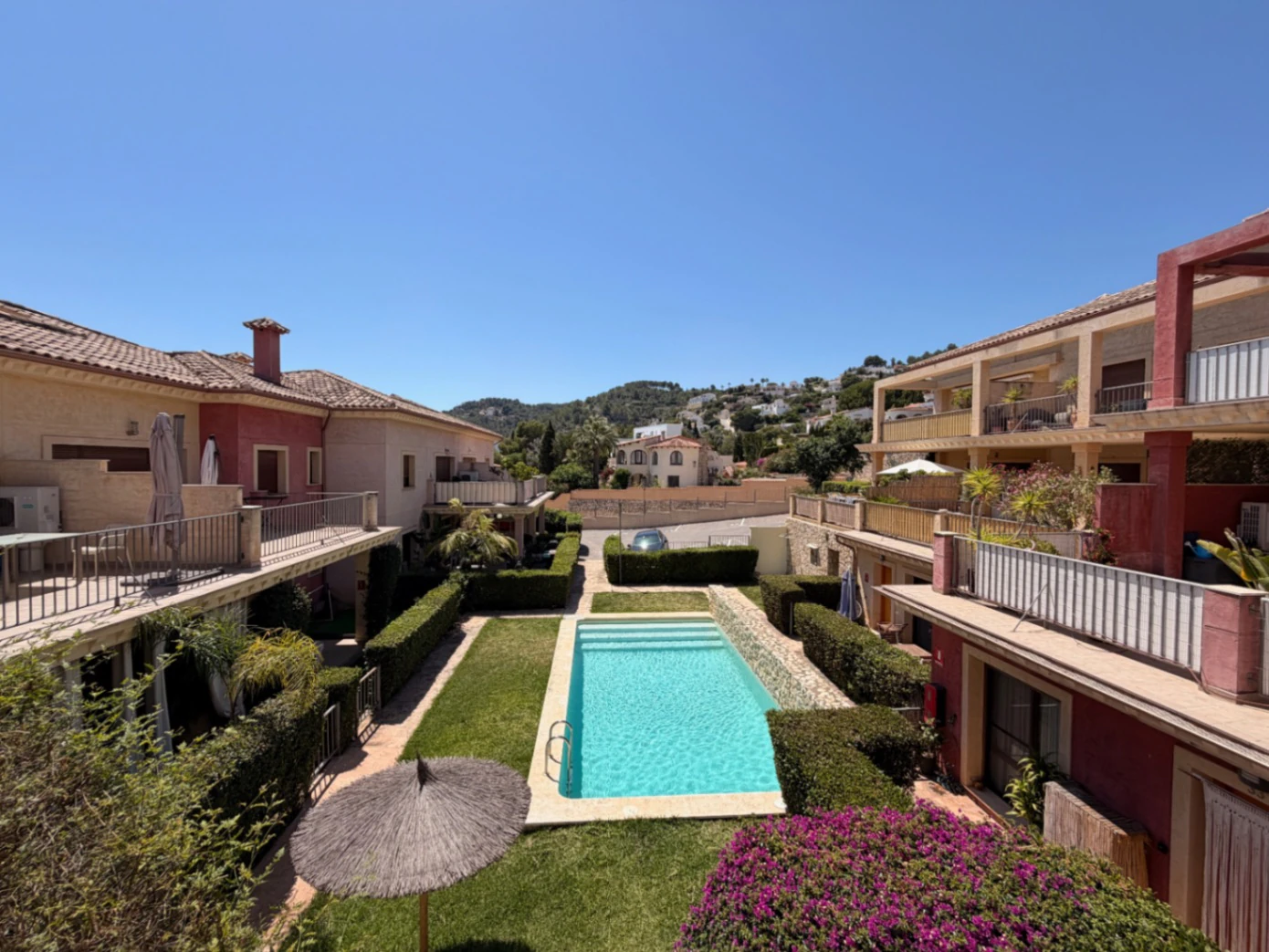 Apartamento en planta baja con amplia terraza en venta en Montemar, Benissa Costa