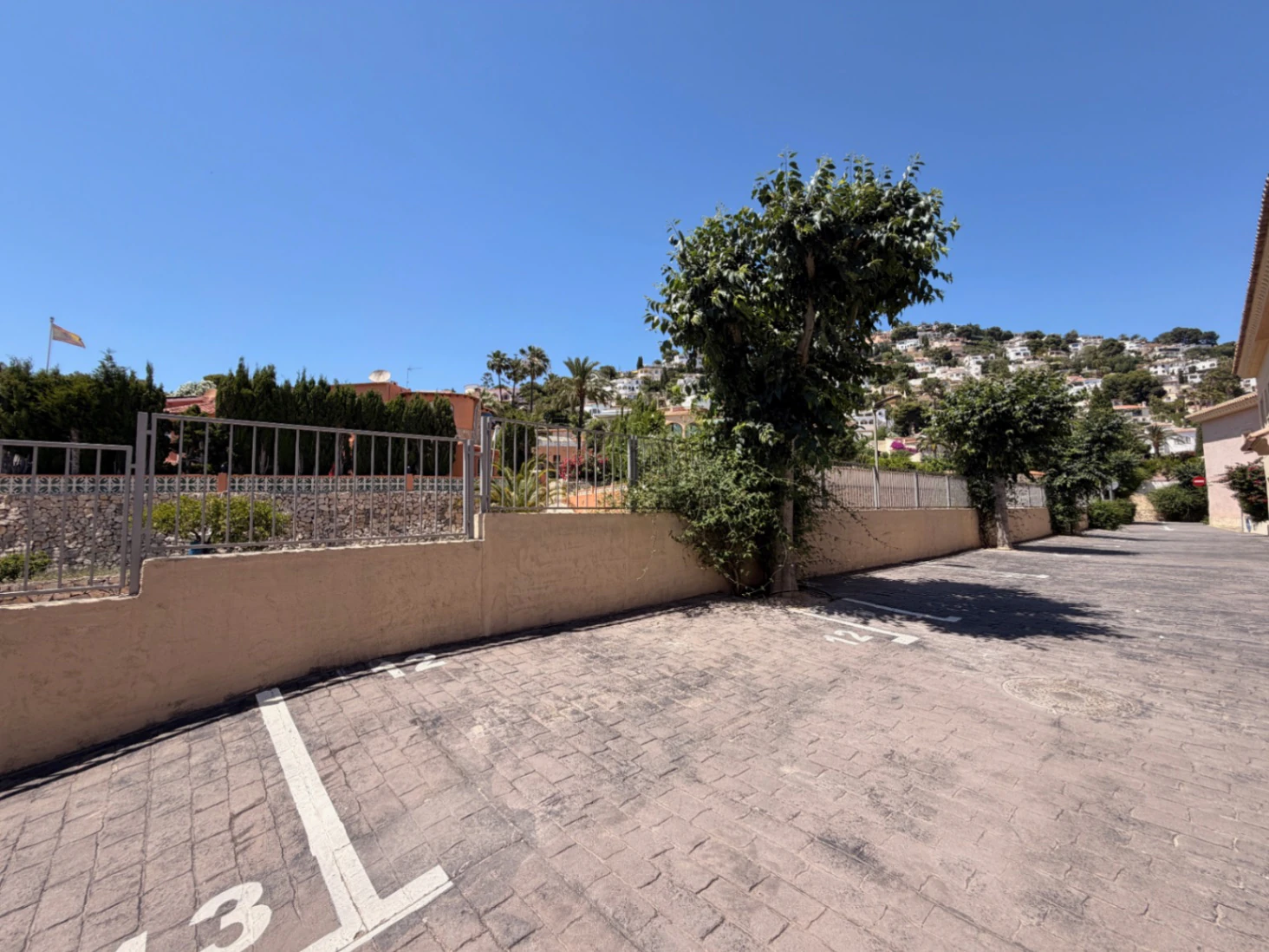Apartamento en planta baja con amplia terraza en venta en Montemar, Benissa Costa