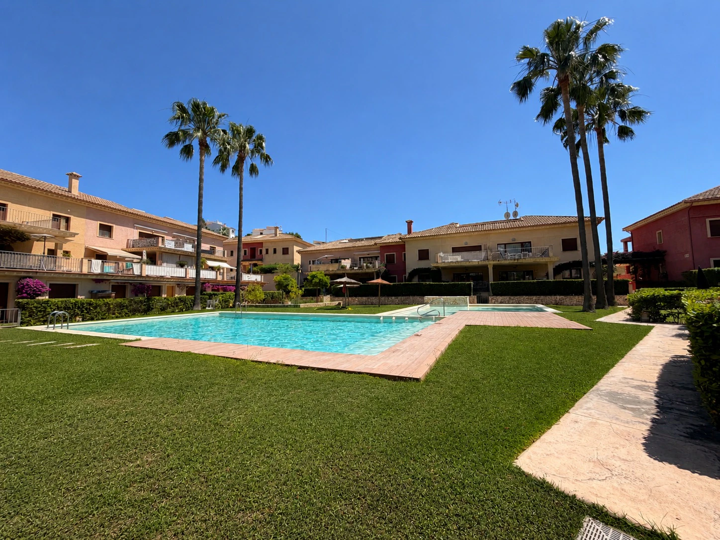 Apartamento en planta baja con amplia terraza en venta en Montemar, Benissa Costa