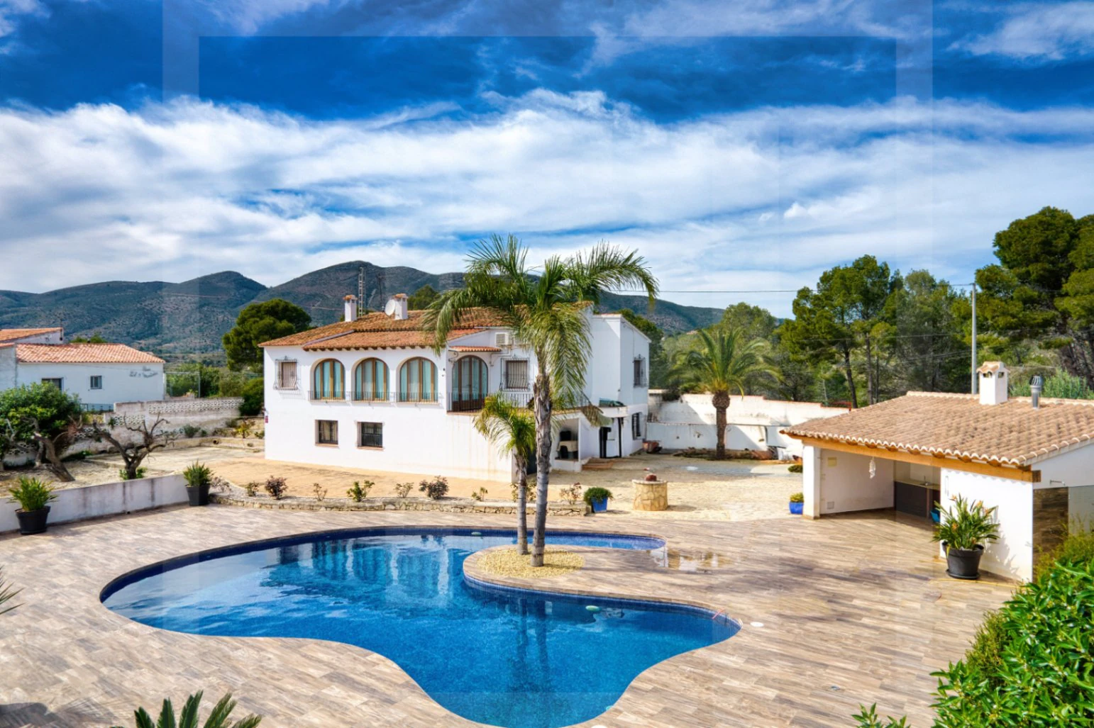 Finca Tradicional con Vista al Mar en Venta en Benissa