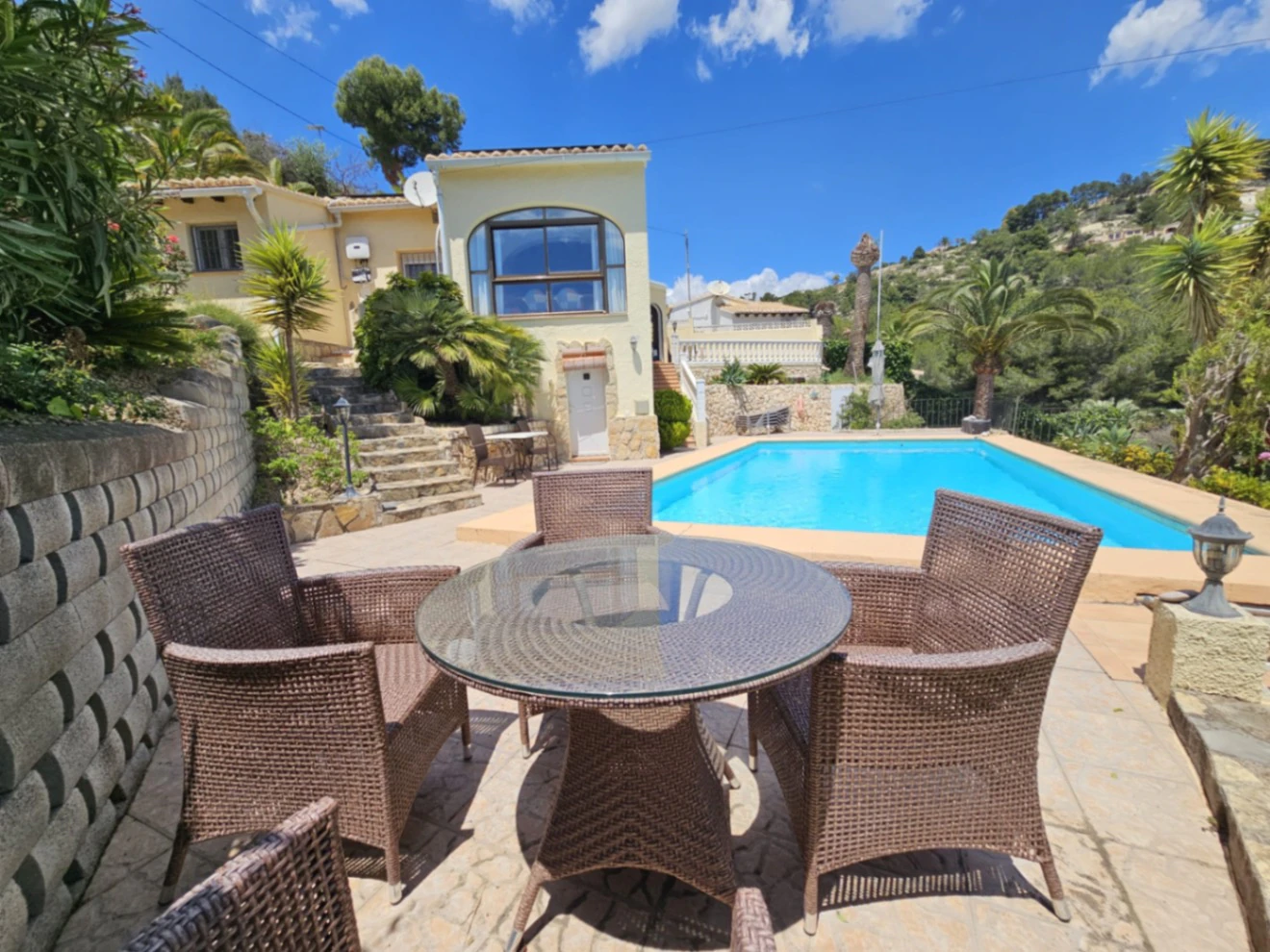 Villa reformada con vistas al mar en venta en Montemar, Benissa Costa