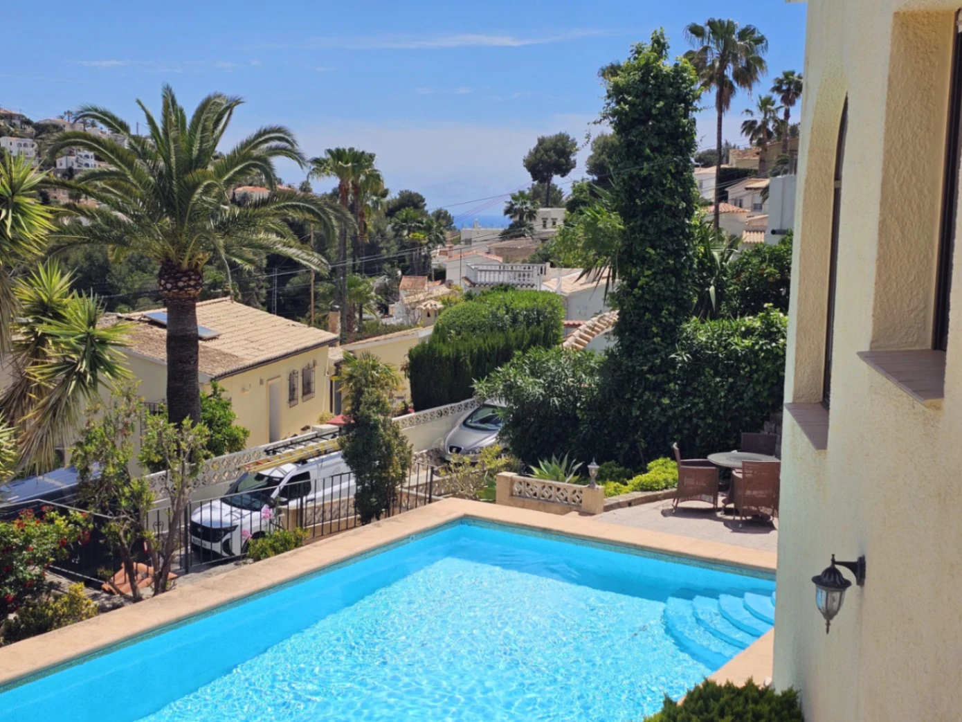 Villa reformada con vistas al mar en venta en Montemar, Benissa Costa