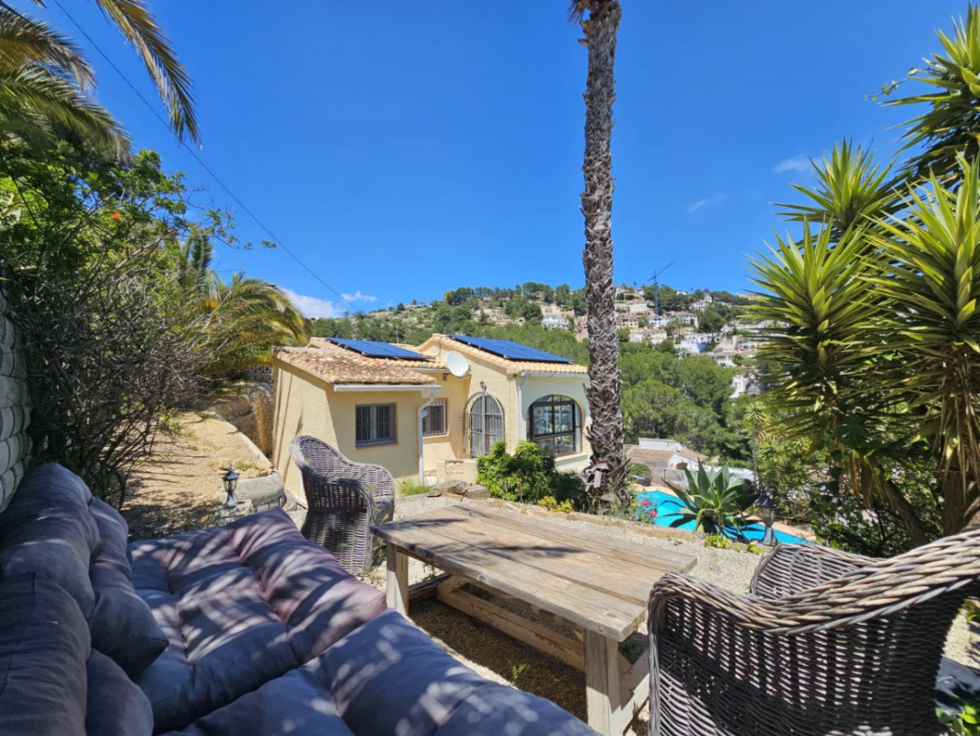 Villa reformada con vistas al mar en venta en Montemar, Benissa Costa