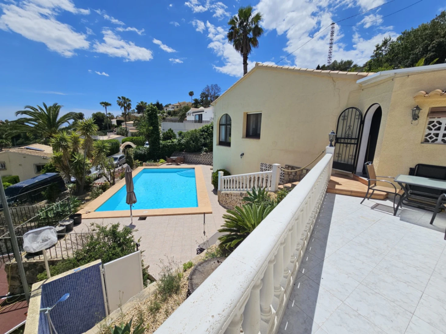 Villa reformada con vistas al mar en venta en Montemar, Benissa Costa
