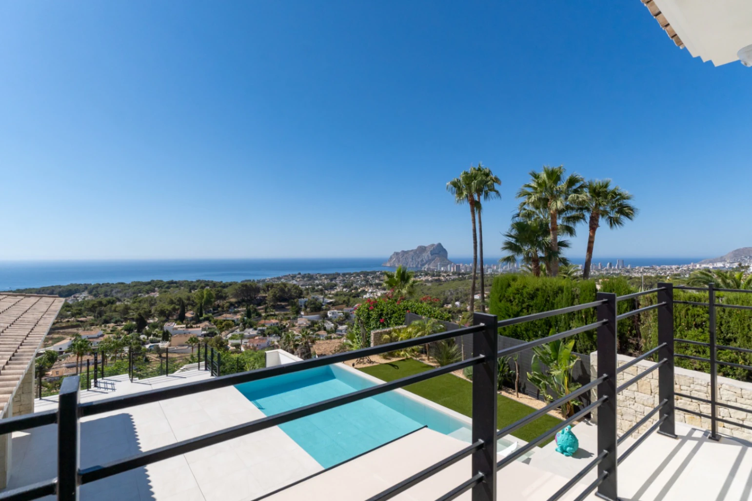 Villa méditerranéenne récemment construite à vendre à Benissa avec vue panoramique sur la mer à 180°