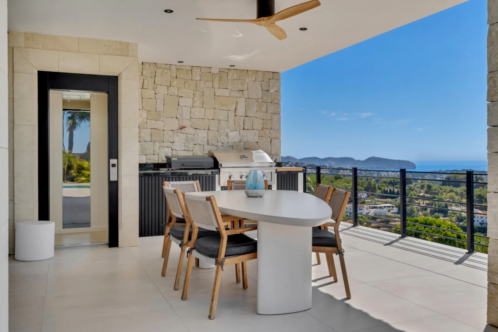 Villa méditerranéenne récemment construite à vendre à Benissa avec vue panoramique sur la mer à 180°