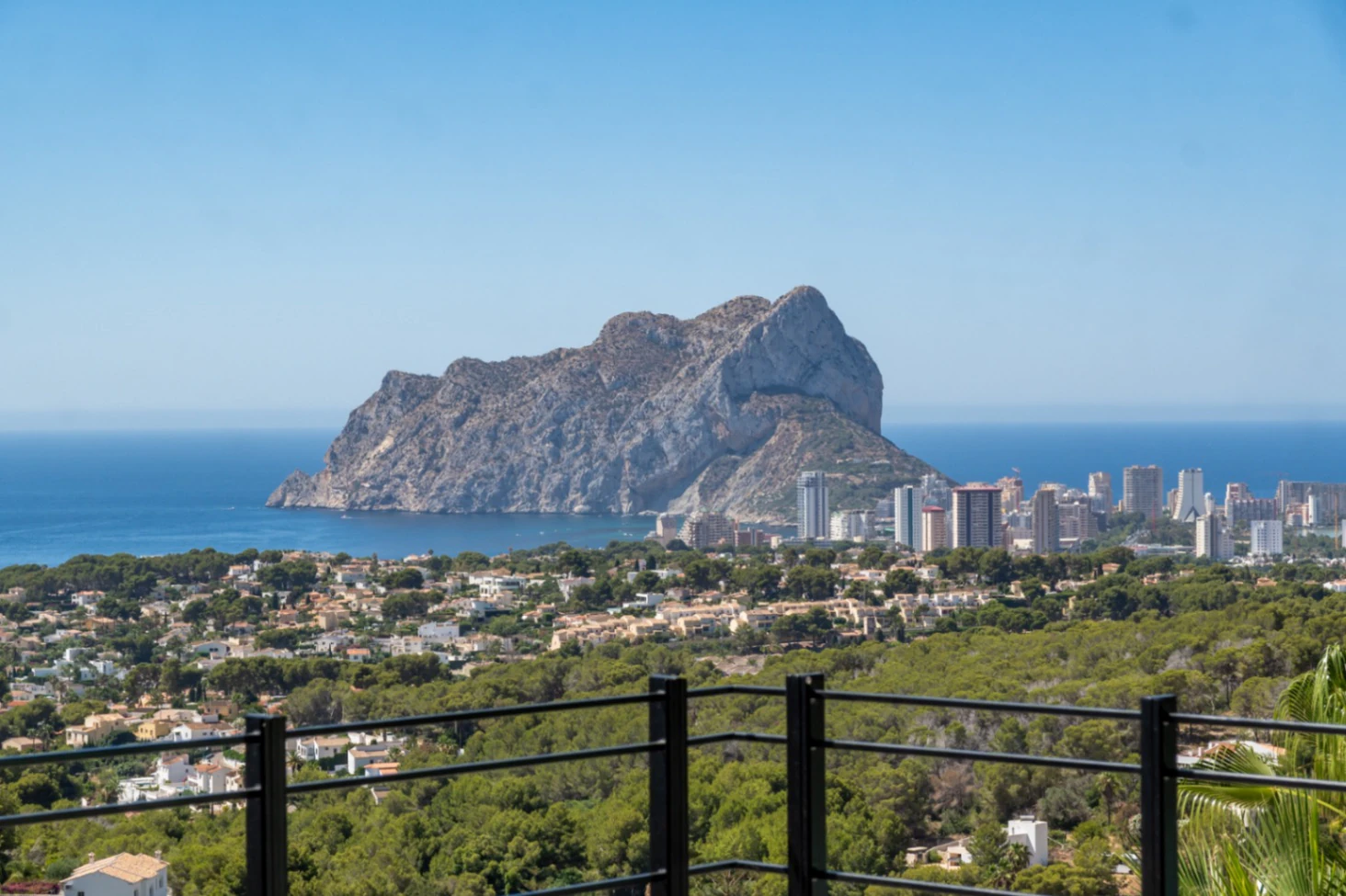 Villa méditerranéenne récemment construite à vendre à Benissa avec vue panoramique sur la mer à 180°