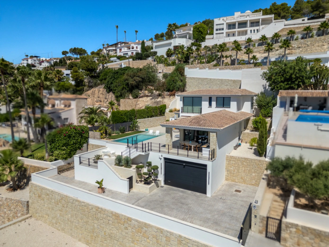 Villa méditerranéenne récemment construite à vendre à Benissa avec vue panoramique sur la mer à 180°