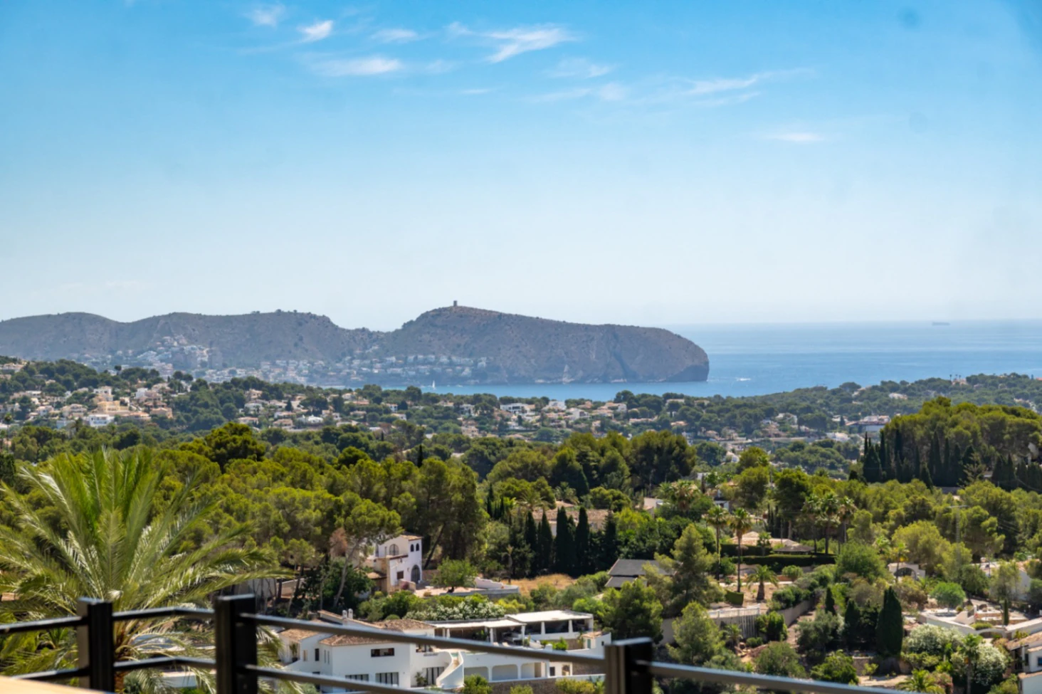 Villa méditerranéenne récemment construite à vendre à Benissa avec vue panoramique sur la mer à 180°
