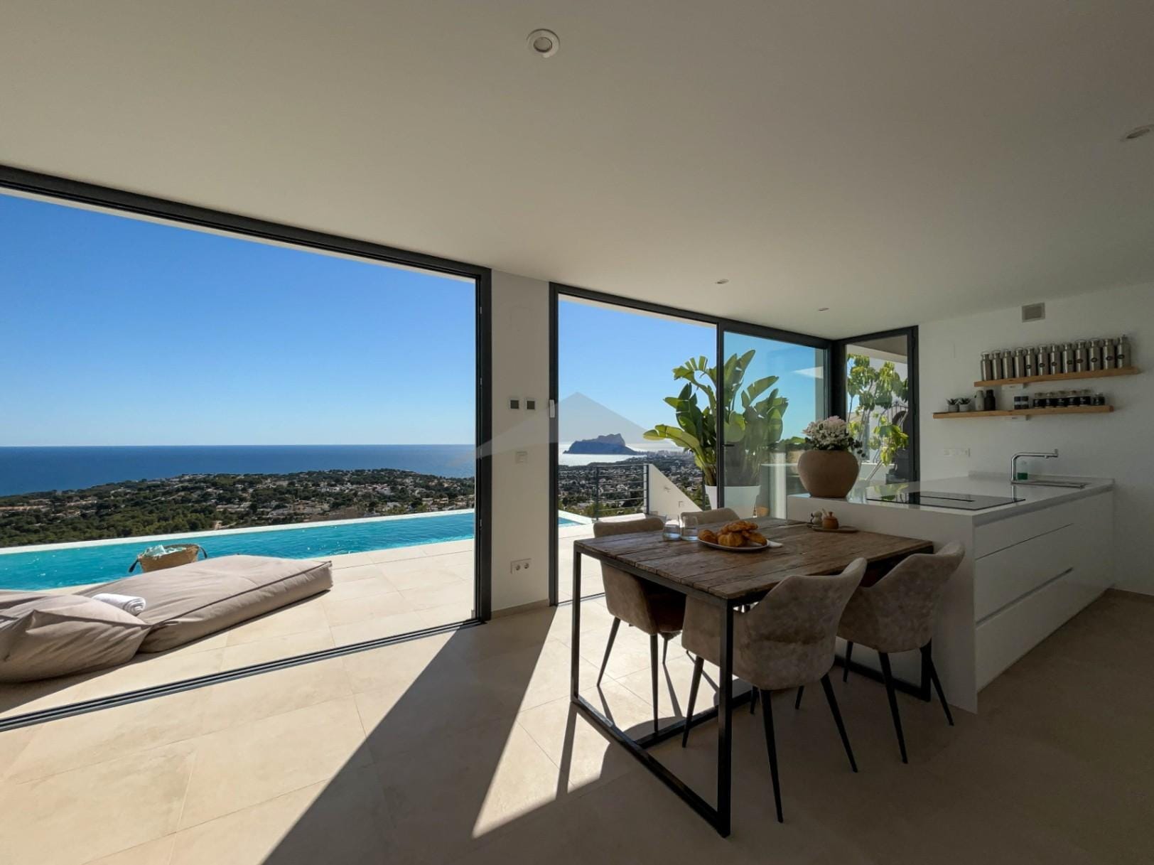 Villa 180° sea views in Moraira