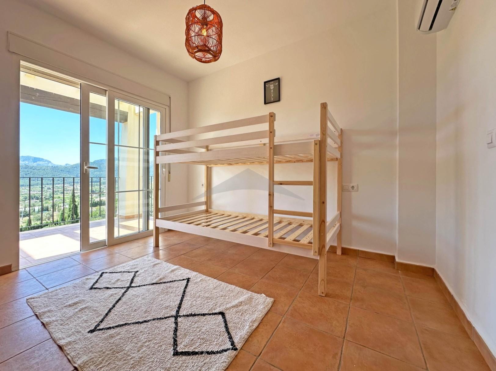 Volledig gerenoveerde villa met panoramisch uitzicht in Xaló