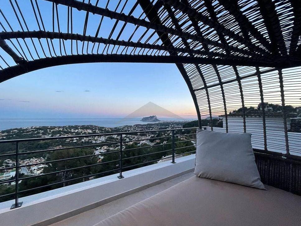 Villa 180° sea views in Moraira