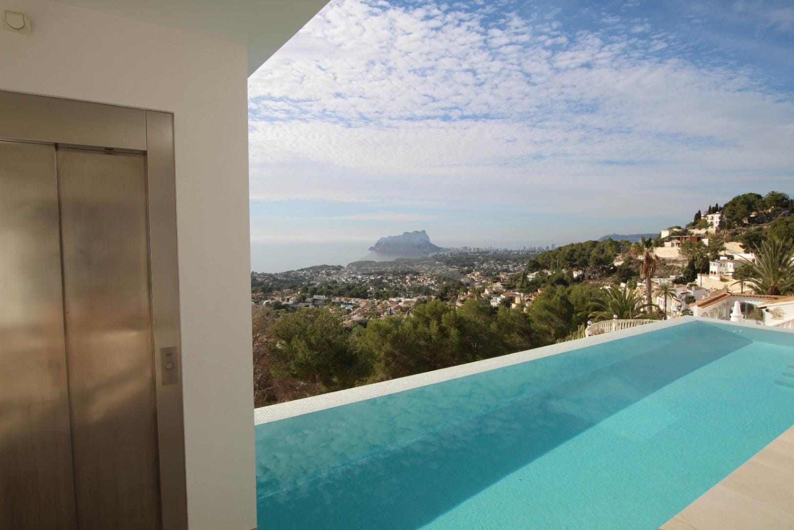 Villa 180° sea views in Moraira