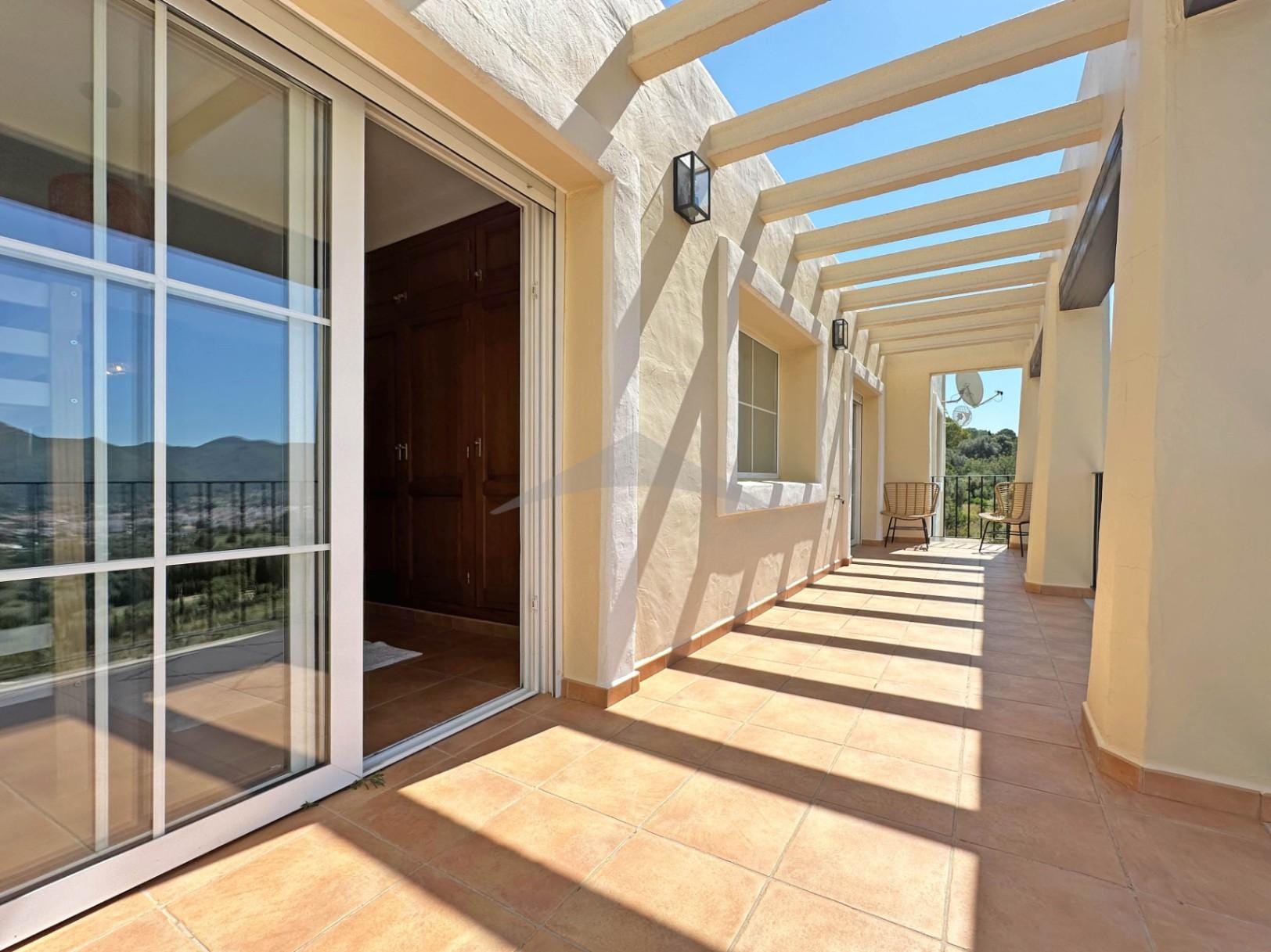 Volledig gerenoveerde villa met panoramisch uitzicht in Xaló