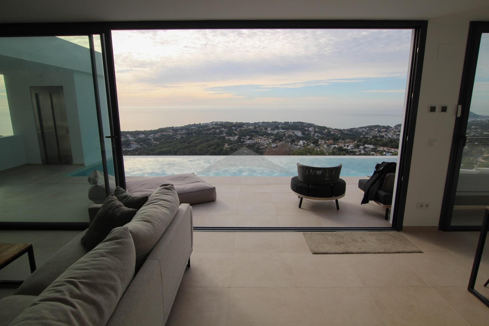 Villa 180° sea views in Moraira