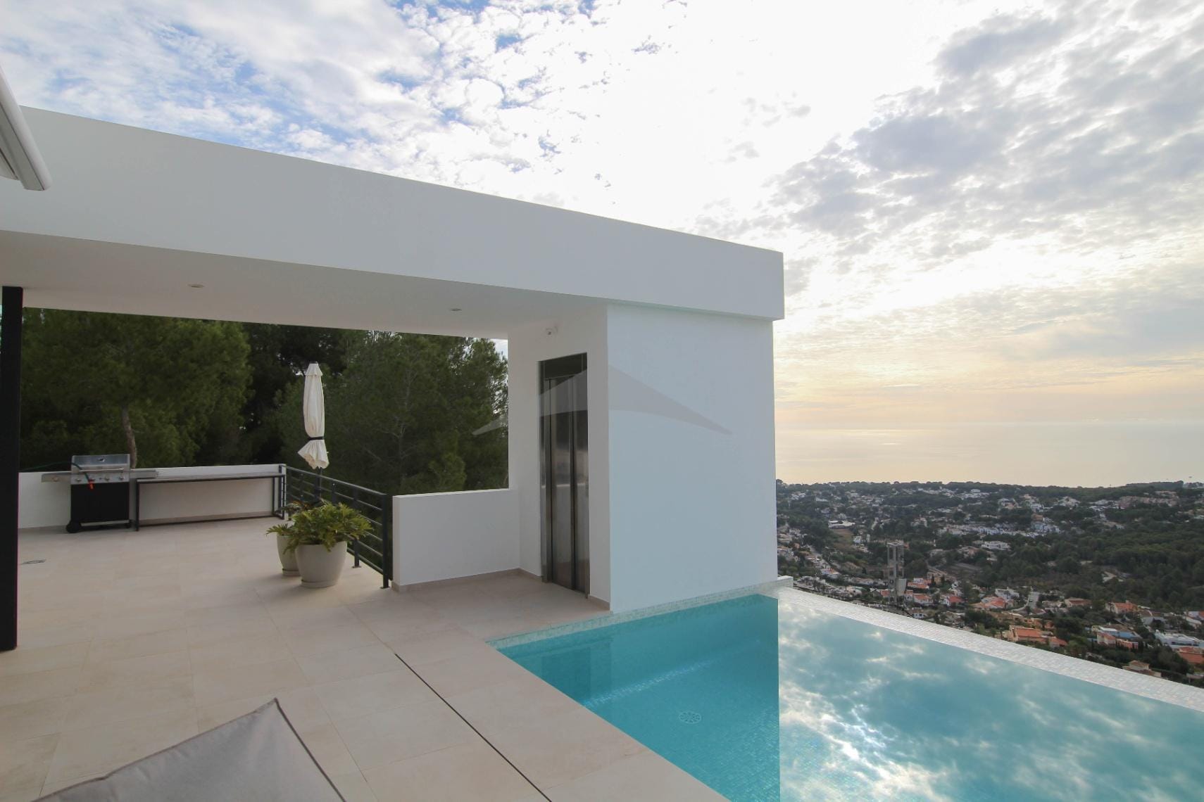 Villa 180° sea views in Moraira