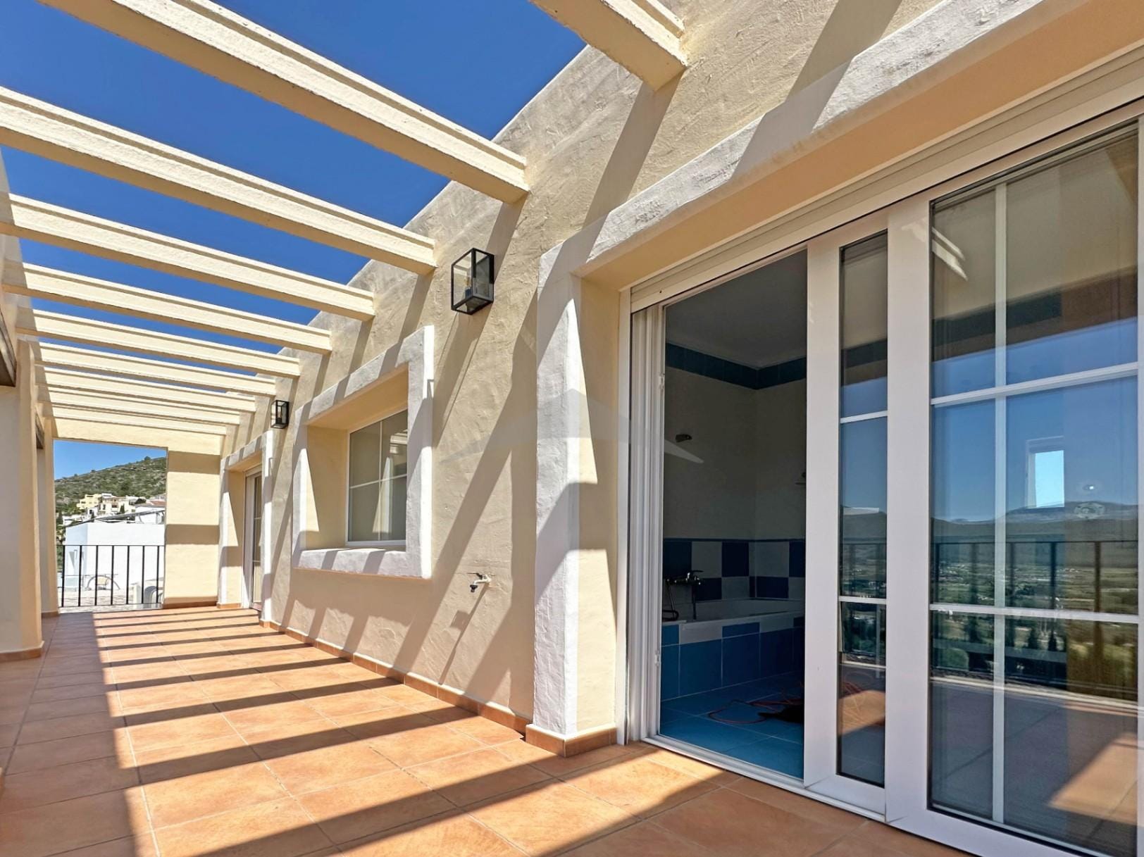 Volledig gerenoveerde villa met panoramisch uitzicht in Xaló