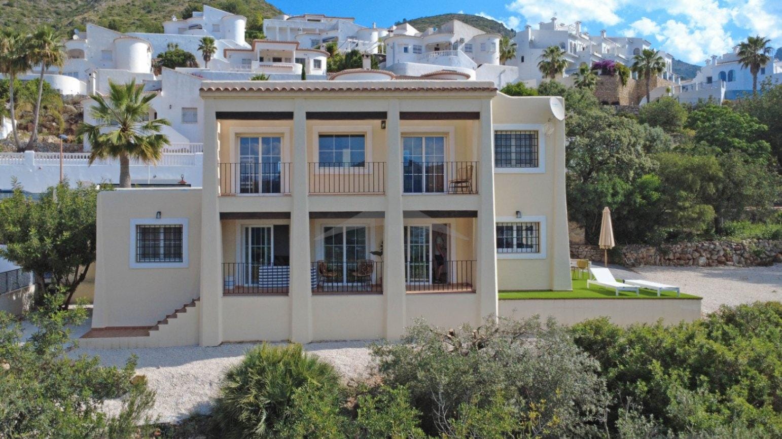 Fully renovated villa with panoramic view in Xaló